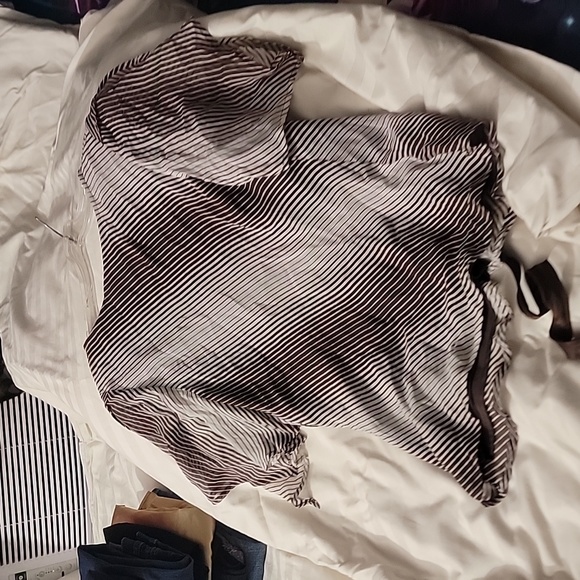 Banana Republic toe front short size small - Picture 3 of 3